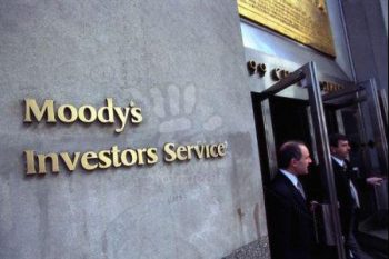 H Moody’s αναβάθμισε την αξιολόγηση καταθέσεων της ΕΤΕ και της Τράπεζας Πειραιώς