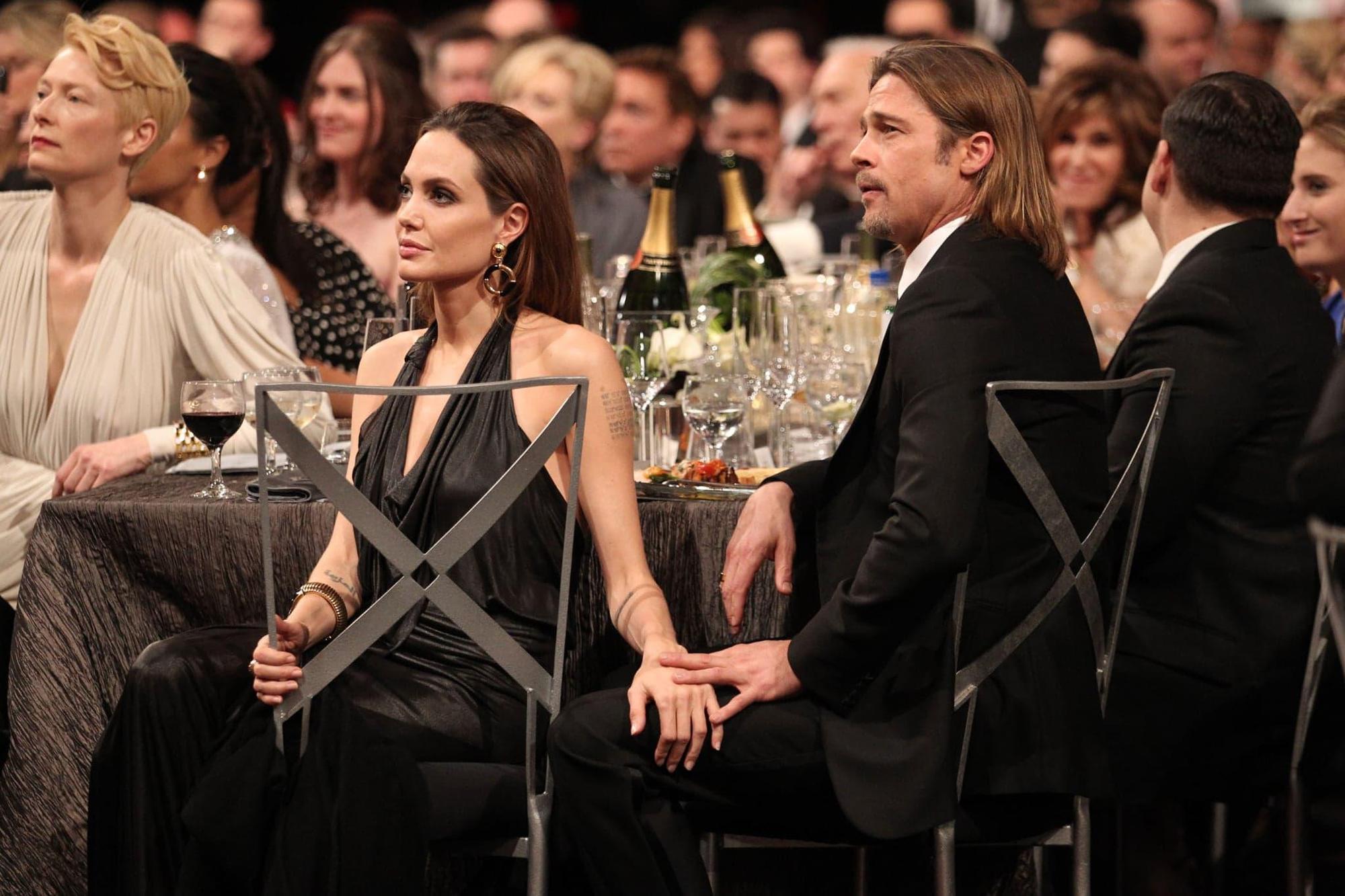 Να γιατί χώρισε ο Brad Pitt. Κάπνιζε τόνους μαριχουάνα και έδερνε (video)