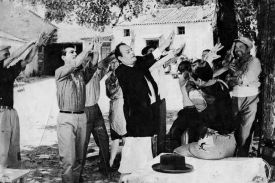 Ξεκινούν οι κατασχέσεις σε 49 βουλευτές. Έχουν χρέη από δάνεια