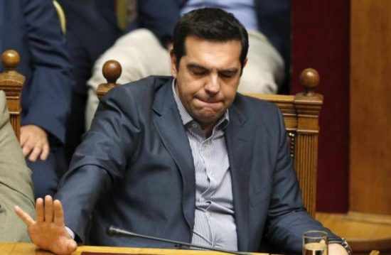 Σε απόλυτη σιωπή το Μαξίμου. Ποια τα τρία ανοιχτά μέτωπα της κυβέρνησης που χρειάζονται άμεσα απαντήσεις