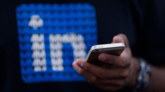Reuters: Κινέζοι χάκερς προσπάθησαν μέσω LinkedIn να αποσπάσουν κυβερνητικά μυστικά των ΗΠΑ