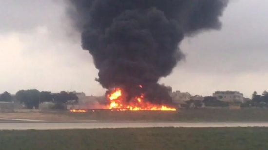 Αεροπλάνο κατέπεσε στη Μάλτα -Νεκροί και οι 5 επιβαίνοντες (video)-  Διαψεύδει η Frontex ότι επέβαιναν αξιωματούχοι της