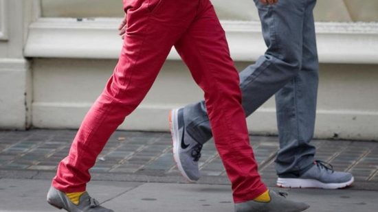 Άντρες: Ποιο είναι το κατάλληλο ντύσιμο για το γραφείο; (video)