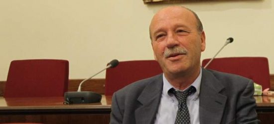 Απίστευτα προκλητικός ο διοικητής του ΟΑΕΕ: Αν δεν μπορείς να πληρώσεις το χαράτσι των εισφορών να πας στη Βουλγαρία!