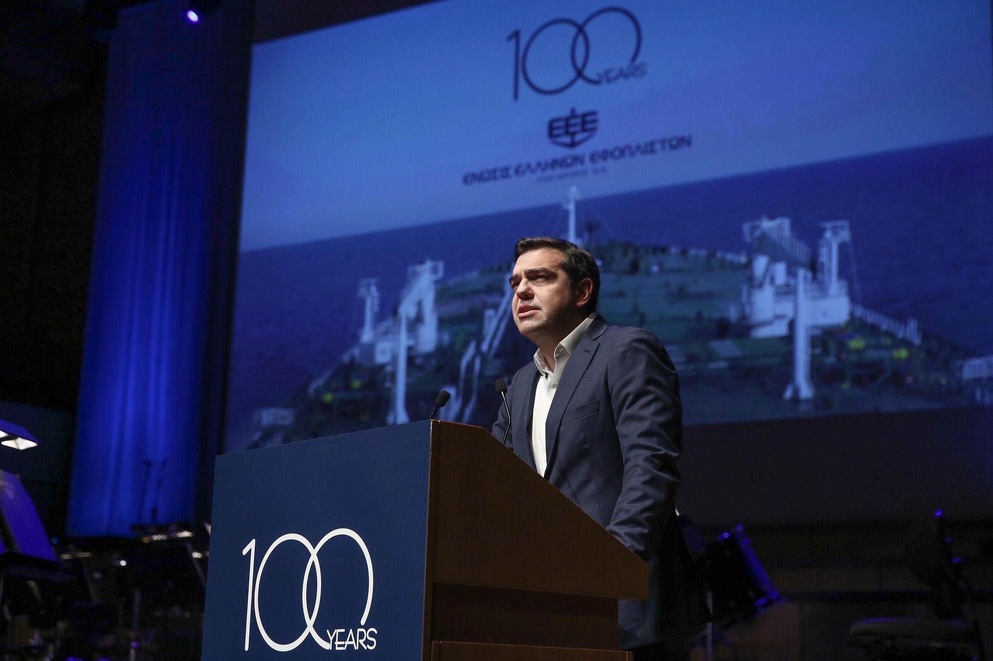 Αλέξης Τσίπρας: επίθεση φιλίας στους εφοπλιστές (που κάποτε κεραυνοβολούσε)