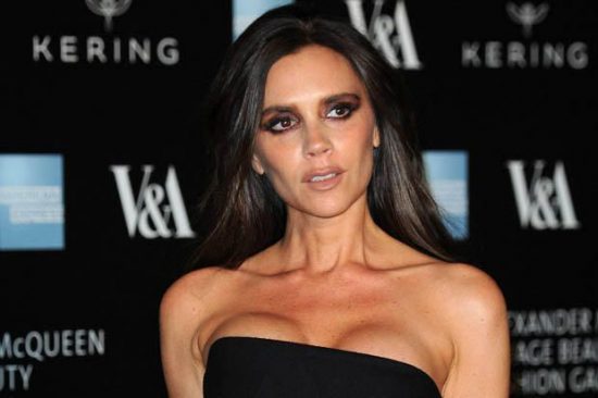 Victoria Beckham: Ενέδωσε στη νέα «τρέλα» του mannequin challenge (video)