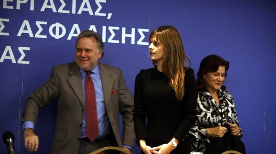 Αχτσιόγλου: «Έκλεισε το ασφαλιστικό – Να υπάρξει νομιμότητα στην αγορά εργασίας»