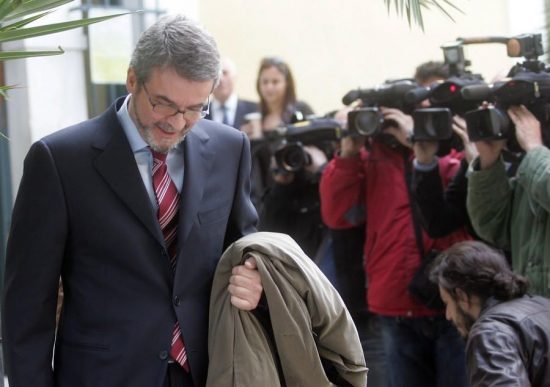 Δίκη Siemens: Την καταδίκη Χριστοφοράκου, Καραβέλα και άλλων 9 στελεχών ζήτησε η Εισαγγελέας