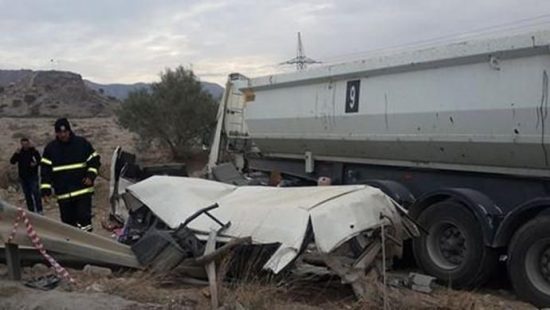 Σύγκρουση σχολικού με νταλίκα στα Κατεχόμενα – Νεκροί δύο μαθήτριες και ο οδηγός του σχολικού (video)