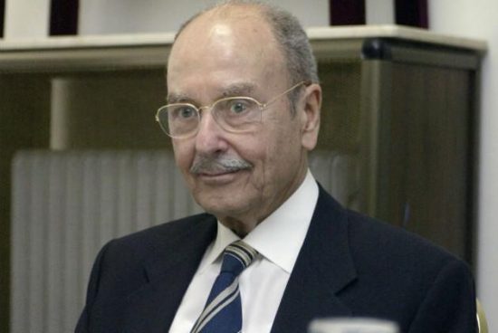 Ρίγη συγκίνησης στο αντίο του Κωστή Στεφανόπουλου – Μεσίστιες οι ελληνικές σημαίες (pics + video)