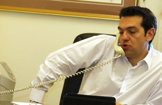 Γιατί ο Τσίπρας δεν στηρίζει τις ελπίδες του στο κομποσκοίνι του Λε Μερ και ξεκίνησε τα τηλέφωνα