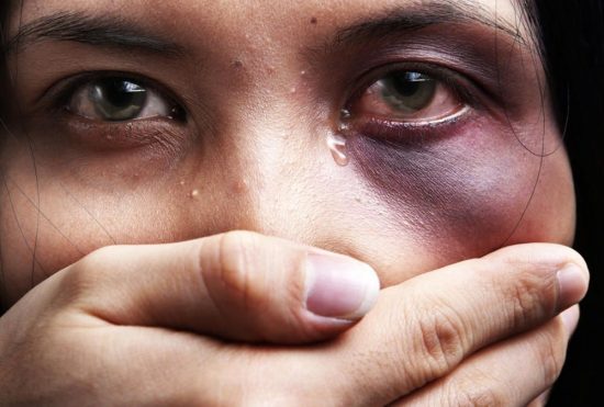 Δείτε το συγκλονιστικό βίντεο για την παγκόσμια ημέρα εξάλειψης της βίας κατά των γυναικών (video)