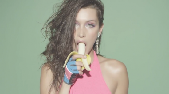 Η Bella Hadid είναι φωτιά (video)