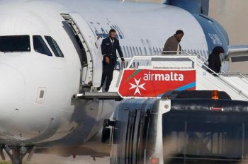 Αεροπειρατεία στη Μάλτα: Aπελευθερώθηκαν οι επιβάτες, κρατούνται μέλη του πληρώματος (video) upd