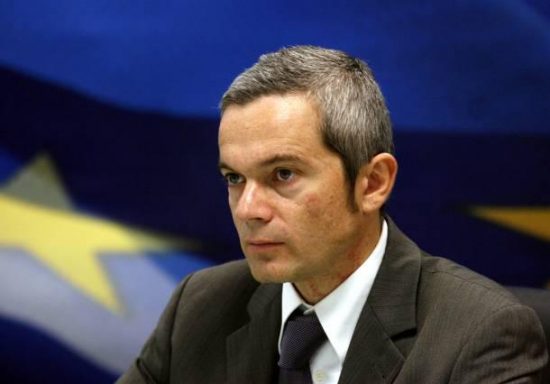 Καταγγελία Σπινέλλη: Επέμβαση 7 αστυνομικών για να σβήσουν τις φωτογραφίες