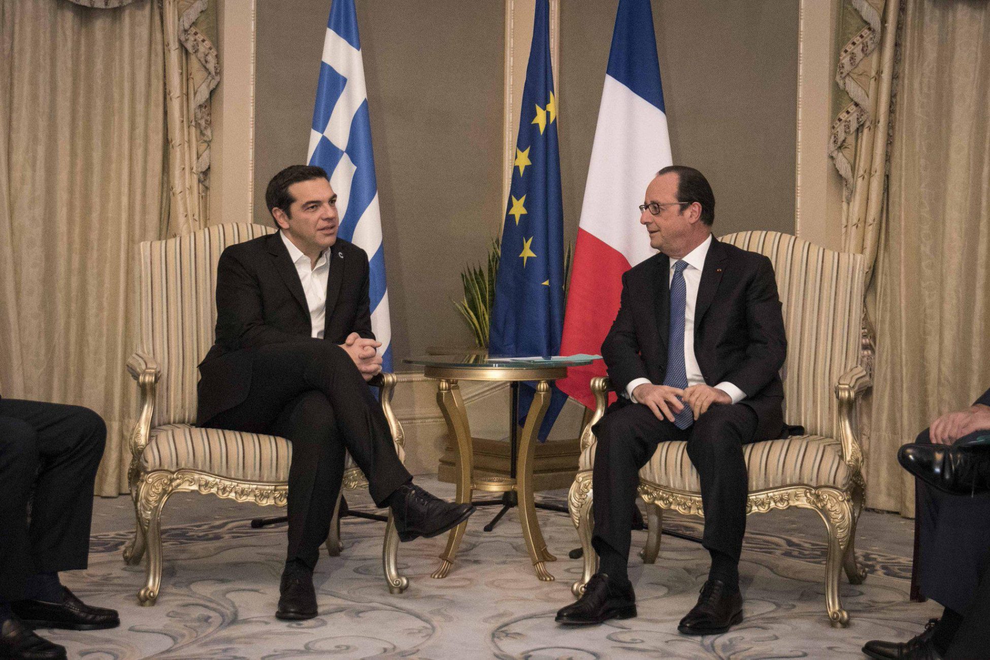 Τι είπαν Τσίπρας και Ολάντ στο Άμπου Ντάμπι (upd)