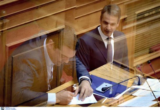 Ψηφίζει η Βουλή για τις παροχές της Κυβέρνησης!
