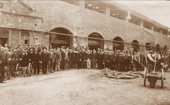«Δια-μάχες»: λόγος για τον κόπο της δουλειάς στα μεταλλεία Λαυρίουστο Ιστορικό Αρχείο ΠΙΟΠ