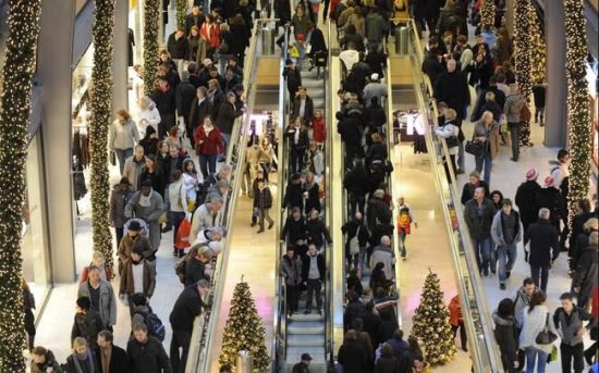 Εορταστικό ωράριο: Πώς θα λειτουργήσουν τα καταστήματα σήμερα;