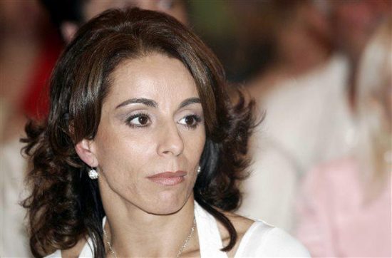 Βούλα Πατουλίδου: «Μου έξυσαν όλο το δέρμα του προσώπου. Βίωσα απίστευτο πόνο, αιμορραγούσα»