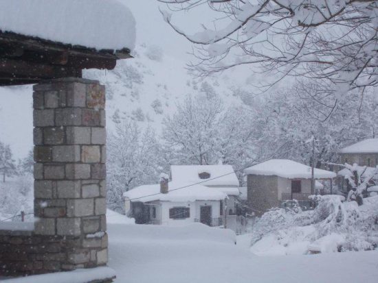 Μεγάλα προβλήματα στους δρόμους από την κακοκαιρία : Ποια σχολεία δεν θα λειτουργήσουν την Πέμπτη