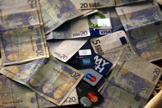 Προσοχή – Αυτές είναι οι δαπάνες με «πλαστικό χρήμα» που δεν «χτίζουν» αφορολόγητο