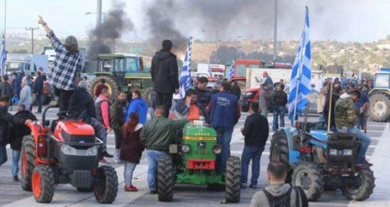 Μπλόκα και συλλαλητήρια σε όλη την Ελλάδα – Πού έχουν κλείσει εθνικές οδούς οι αγρότες
