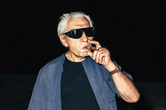 Απίστευτο! Δείτε για πρώτη φορά πώς είναι ο Τάσος Μπουγάς χωρίς τα μαύρα γυαλιά (video)