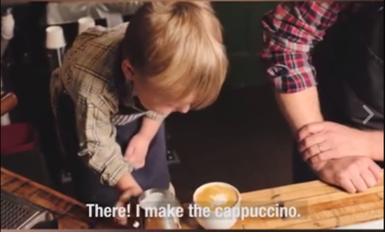 Ο μικρότερος barista παγκοσμίως είναι μόλις 3 ετών (video)