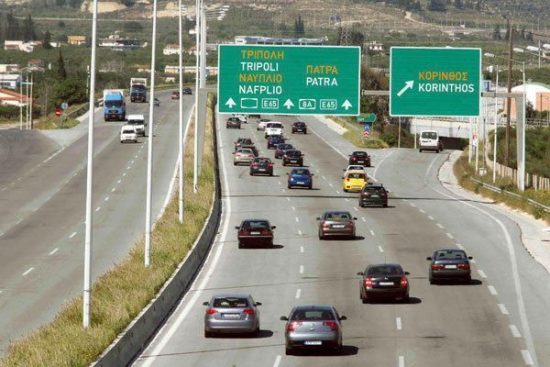 Κόπηκε στα δύο η εθνική οδός Πατρών – Κορίνθου