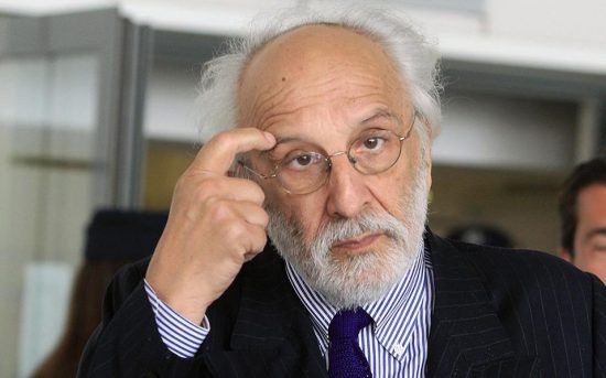 Α. Λυκουρέζος προς δικαστές: Ζήτημα δημοκρατίας η μη έκδοση των 8 Τούρκων αξιωματικών