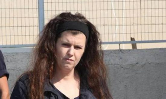 Στον εισαγγελέα με συνοδεία ισχυρής αστυνομικής δύναμης η Πόλα Ρούπα (upd – pics)