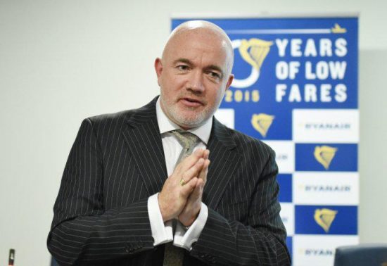 Πυρά της Ryanair κατά της κυβέρνησης – Μειώνει τα δρομολόγια