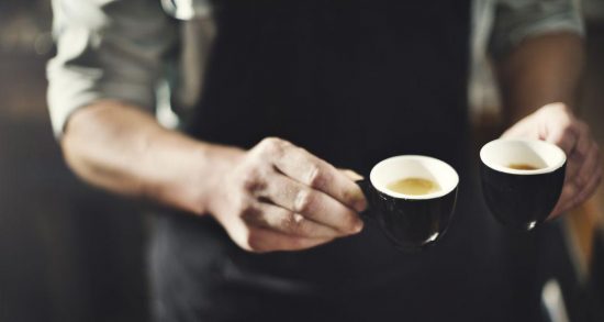 8 πράγματα που δεν πρέπει να πεις σε έναν σερβιτόρο