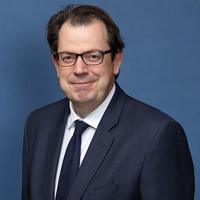 Simon Crowe Πήτερ Λιβανός