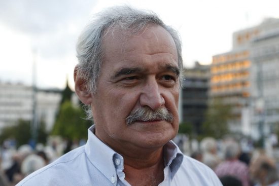 Η Ευρωβουλή απέρριψε το αίτημα Χουντή για ακύρωση της πώλησης των 14 αεροδρομίων στη Fraport