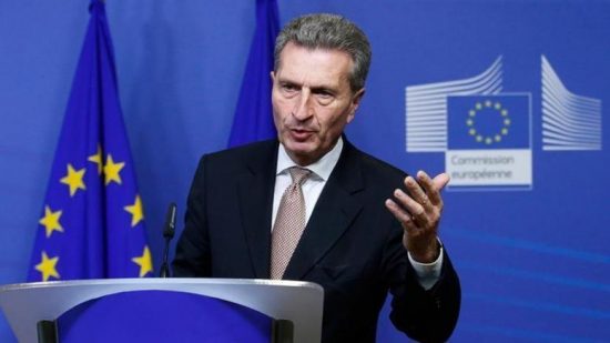Έτινγκερ: Κακή συμβουλή προς την Ελλάδα να φύγει από την Ευρωζώνη