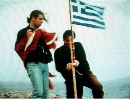 Συγκλονιστικό βίντεο: Εικόνες πριν την τραγωδία στα Ίμια (video)
