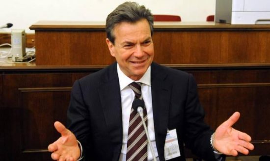 Τάσος Πετρόπουλος: Υπέγραψε εγκύκλιο για την παράλληλη και διαδοχική ασφάλιση