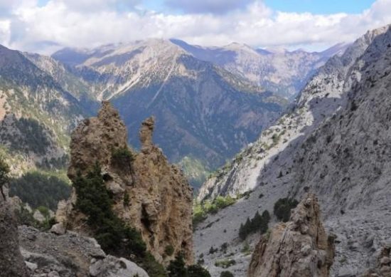 Τραγική κατάληξη στις έρευνες στα Σφακιά: Νεκρή ανασύρθηκε η 58χρονη γυναίκα (video)