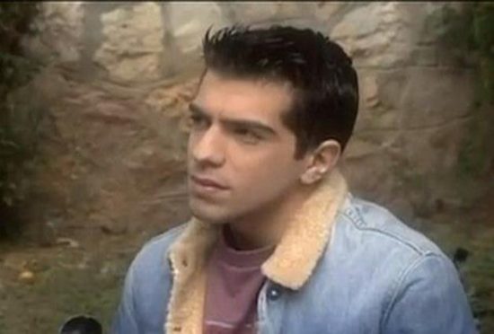 Πώς είναι σήμερα ο Μπίλλυ από το Καφέ της Χαράς; (pics)
