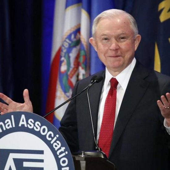 Νέο σκάνδαλο για τον Τραμπ: Ο υπουργός Δικαιοσύνης απέκρυψε επαφές του με την Ρωσία