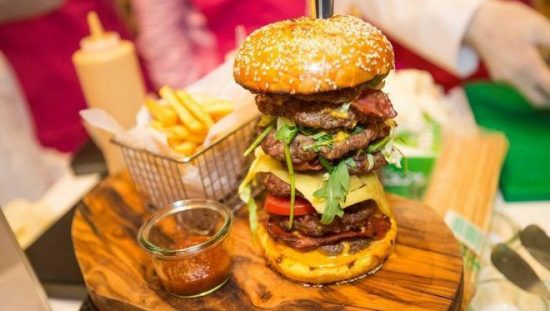 Burger πωλήθηκε για 10.000 δολάρια!