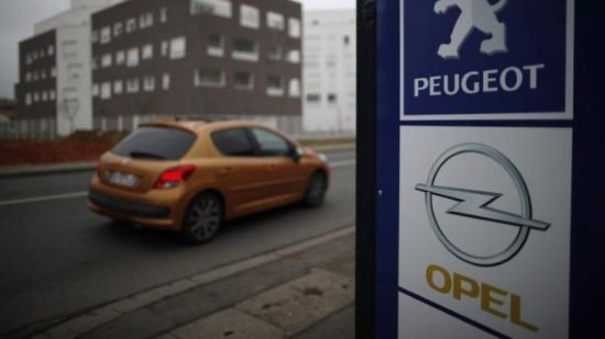 Συμφωνία – «μαμούθ»: Η Peugeot εξαγόρασε την Opel αντί 2,2 δισ. ευρώ