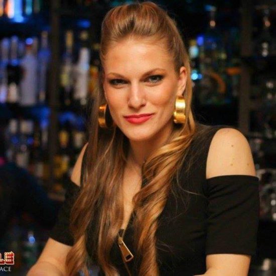Αυτό είναι το μπαράκι της Σάρας Εσκενάζυ του Survivor και βρίσκεται στο Μαρούσι