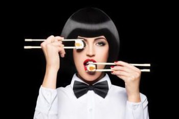 Η διατροφή, που δεν περιλαμβάνει σούσι, αλλά διατηρεί τις Γιαπωνέζες αδύνατες