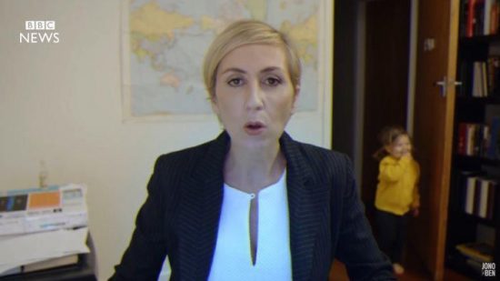 Βίντεο- παρωδία: Τι θα γινόταν αν ο “μπαμπάς του BBC” ήταν γυναίκα; (video)