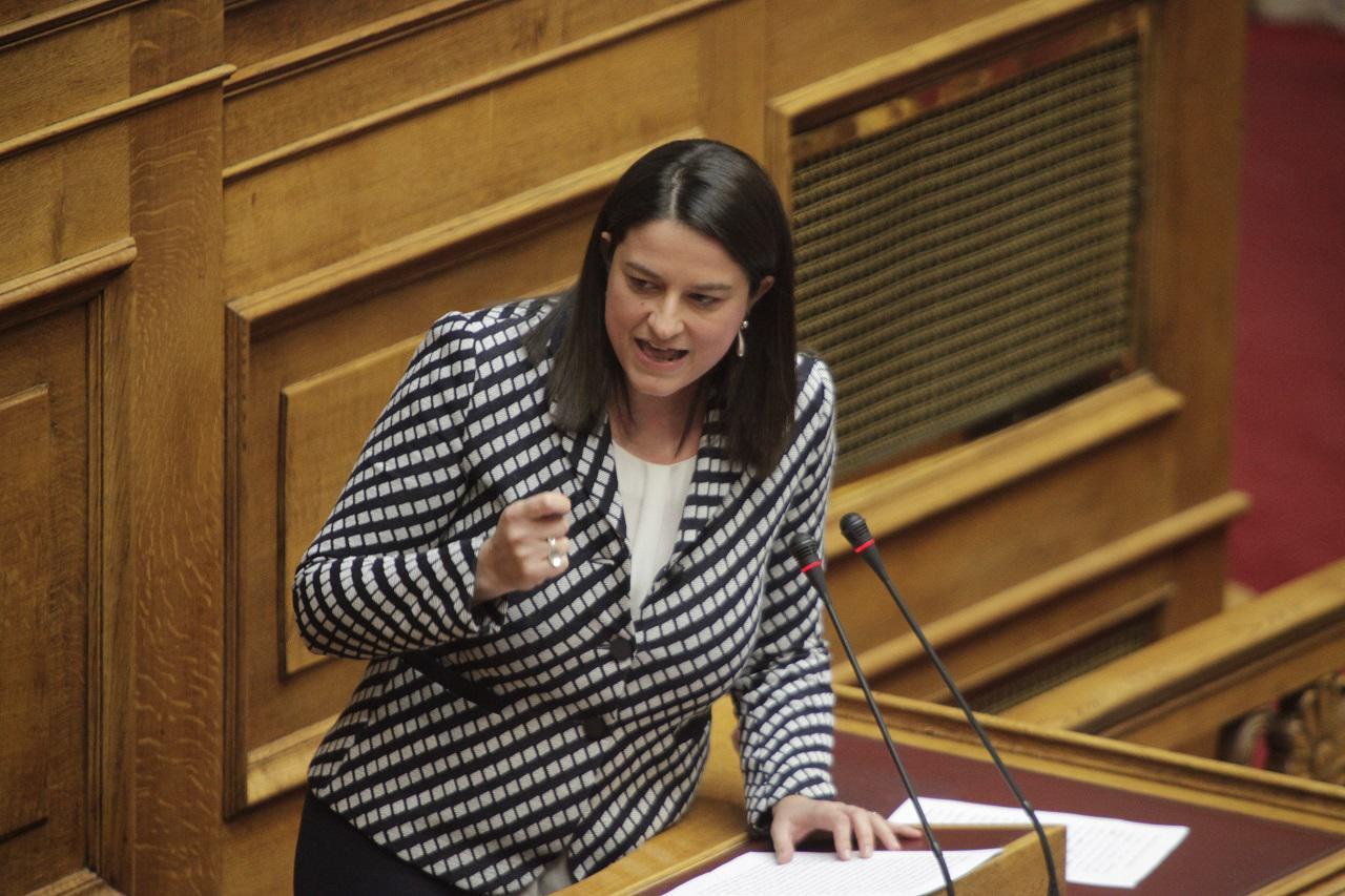 Νίκη Κεραμέως, υπουργός Παιδείας