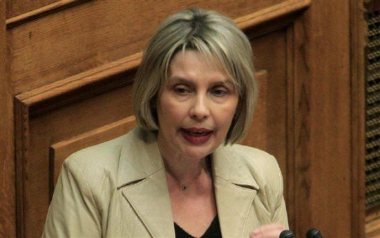 Ρουβίκωνας σε Παπακώστα: Σας ξέφυγα και έβγαζα φωτογραφίες την Βρετανική πρεσβεία