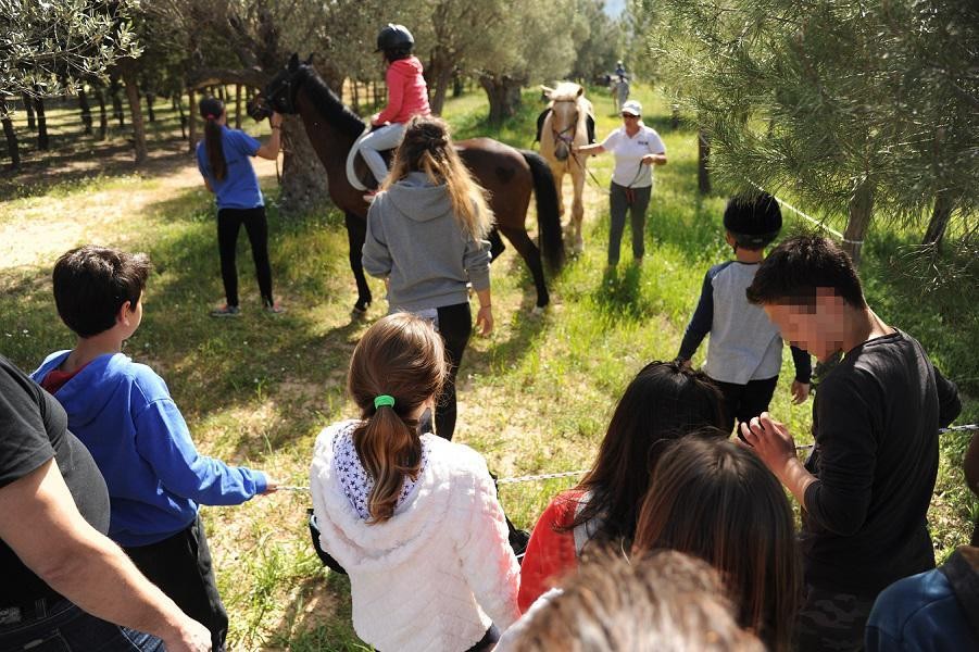 Τα παιδιά συμμετέχουν σε δραστηριότητες